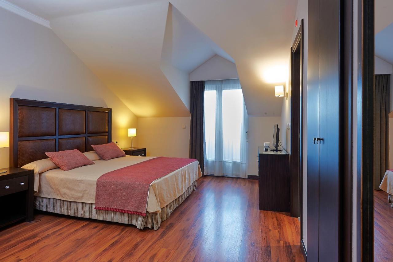 Hotel Las Cabanas Peñaranda de Bracamonte Esterno foto