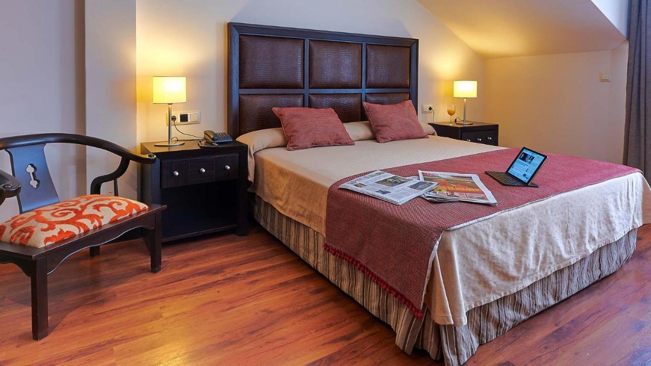Hotel Las Cabanas Peñaranda de Bracamonte Esterno foto