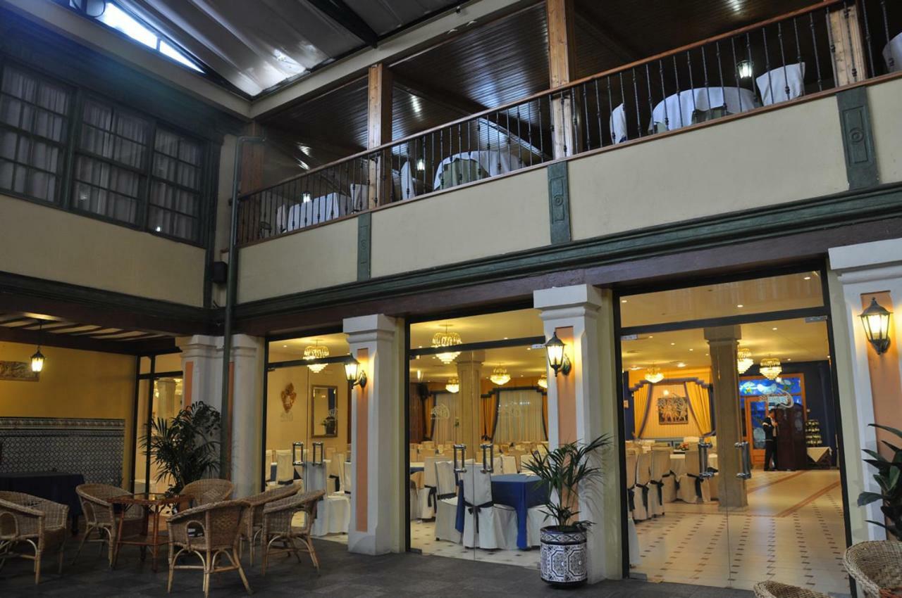 Hotel Las Cabanas Peñaranda de Bracamonte Esterno foto